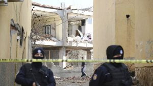 a-diyarbakir-un-attentat-au-camion-piege-commis-par-des-militants-kurdes-a-fait-six-morts-dont-trois-enfants-le-14-janvier_5498399
